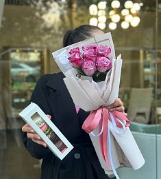 Сет "Макаронс и розы"