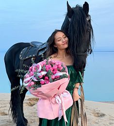 Букет "Лунный вальс" букет из пионовидных спрей роз и эвкалипта