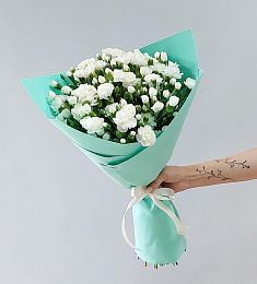 Букет из 11 белых кустовых гвоздик